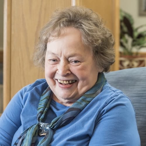lee laughing 500x500